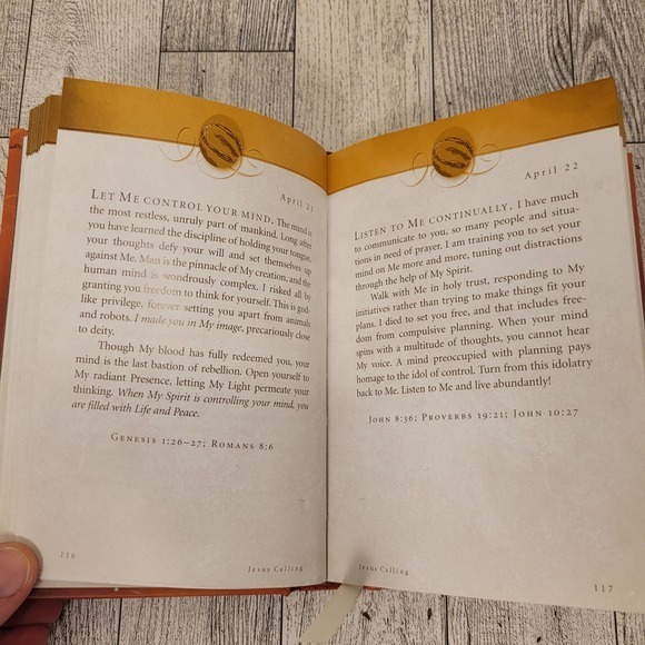 Sarah Young Jesus Calling Set‎ Of 2 Devotionals Hardback Like New - Picture 7 of 8